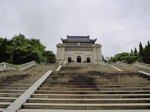 The staircase up to the Sun Yat-sen Mausoleum on Purple Mountain